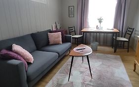 Kortteer Pinkki huone